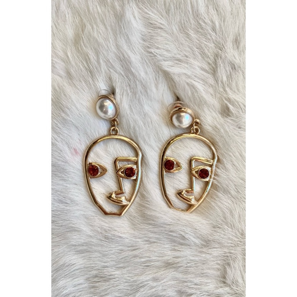 Gold and Pearl Art Deco Earrings.